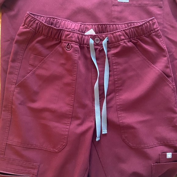 Mens Figs Scrub Set Burgundy XS | Aya Logo - Picture 2 of 6